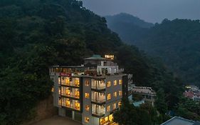 Perfectstayz Premium Pinaaki Rooftop Cafe With Ganges View